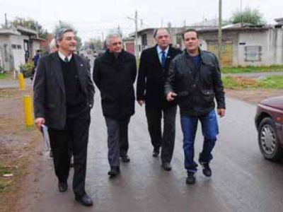 Supervisaron luminarias en barrio La Resistencia