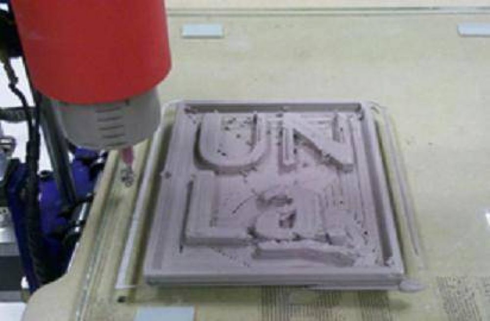 Alumnos y docentes de la UNLa trabajan en el desarrollo de una impresora 3D nacional de bajo costo
