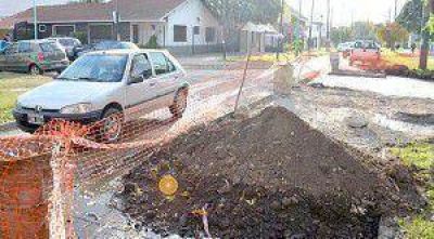 Asfaltan Anchorena y mejoran as� el acceso a la Escuela N�69