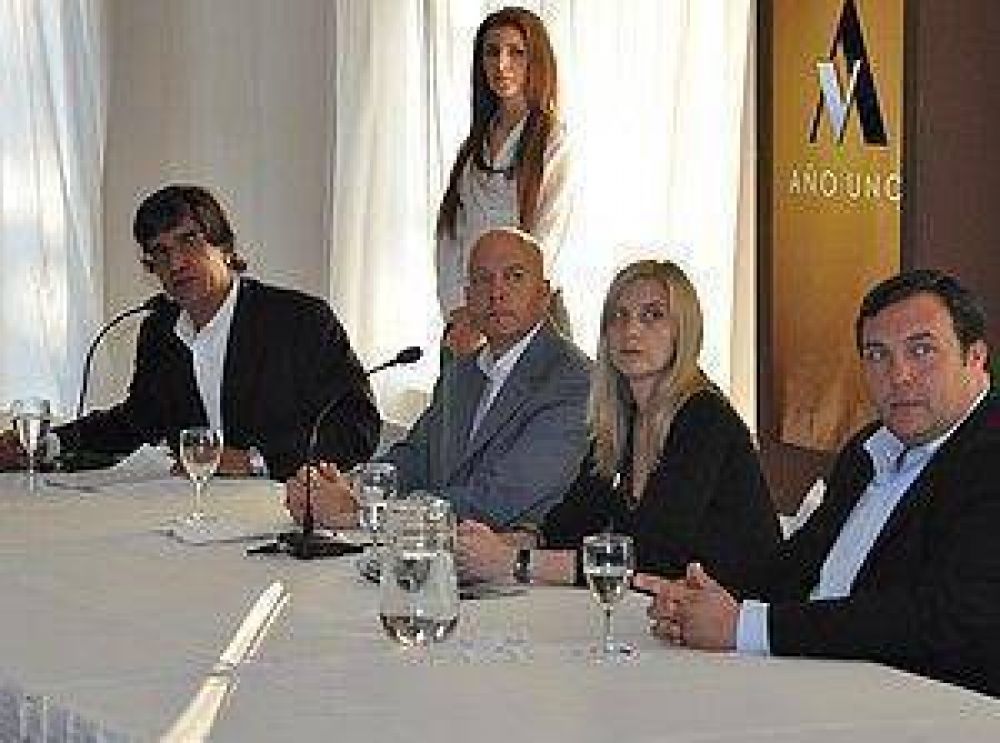 El municipio de Juana Koslay realizar� obras para recuperar la costanera	