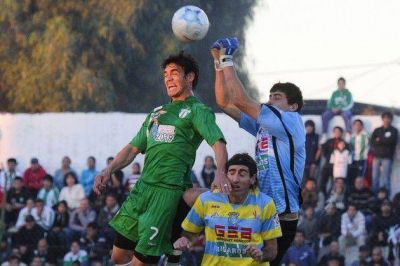 Argentino B: Estudiantes avanza y sue�a