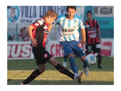 Con gol de Carignano, Patronato venci� 1 a 0 a Atl�tico Tucum�n