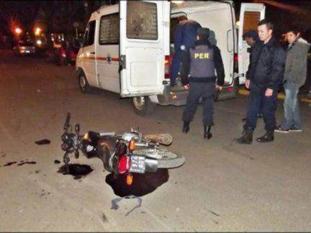 Un choque entre dos motos, dej� como saldo un lesionado de gravedad Un choque entre dos motos, dej� como saldo un lesionado de gravedad 