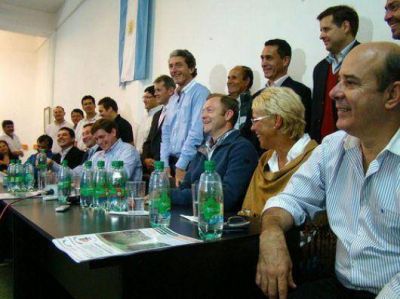 Los pejotistas anti K buscan aliados en distritos del NEA