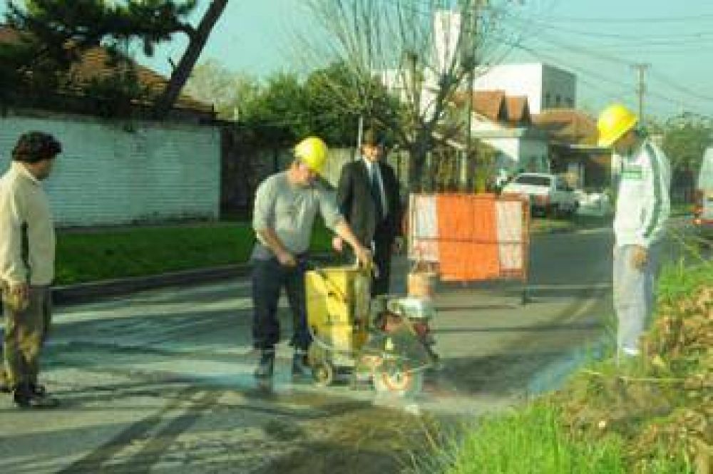 Construcci�n y remodelaci�n de sumideros en Castelar sur