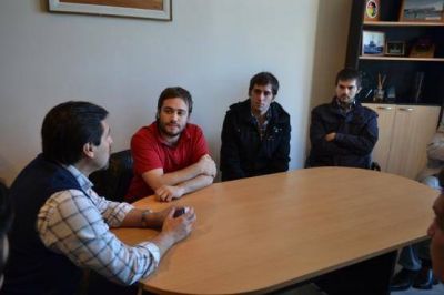 Reuni�n de j�venes emprendedores en Puerto Santa Cruz