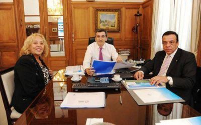 Los intendentes Giroldi y C�ffaro se reunieron con el Ministro Randazzo para avanzar en gestiones 