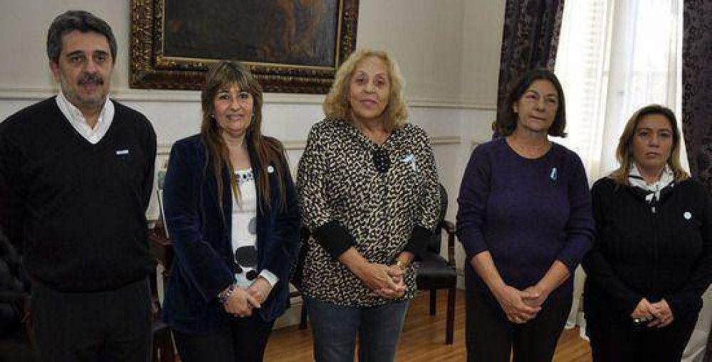 La Intendente Giroldi anunci� que los Empleados Municipales cobrar�n anticipadamente su aguinaldo  