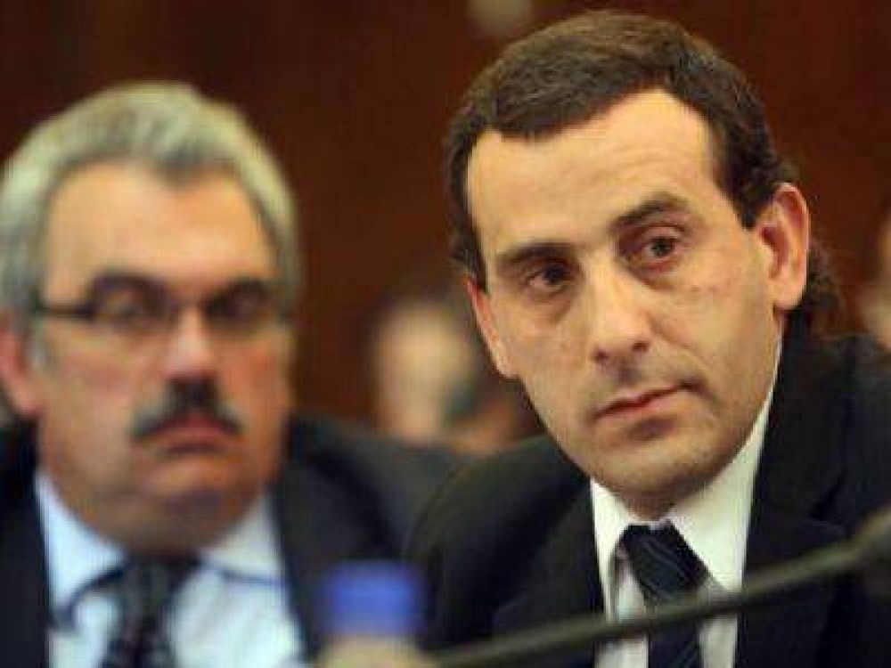 ACCI�N MARPLATENSE CUESTIONA: �LA UCR ES UNA MAQUINA DE IMPEDIR"