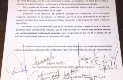 Legisladores �invitaron� a R�os y al SUTEF a retomar el di�logo