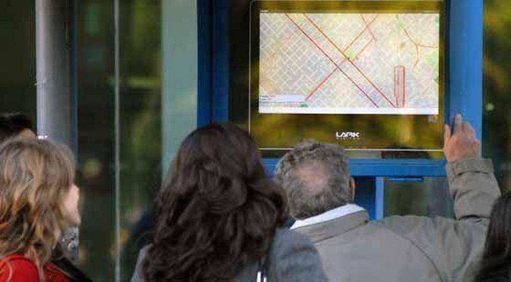 Opiniones a favor y algunas cr�ticas a la parada inteligente