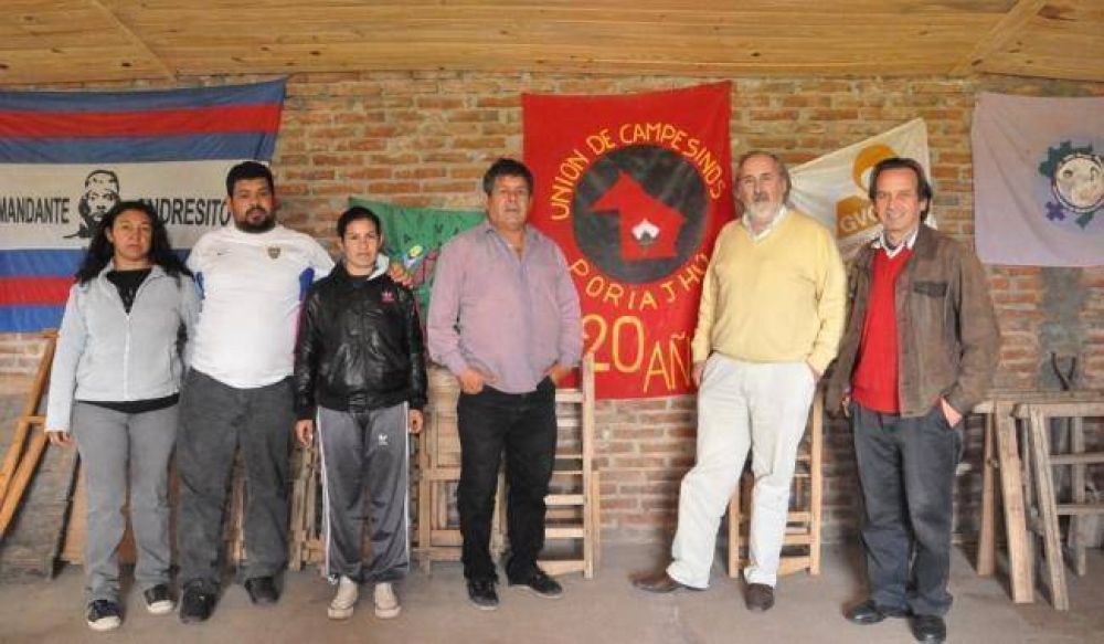 Capitanich se reuni� con integrantes de la Cooperativa Poriaj�