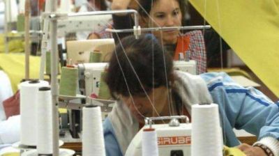 Textiles denuncian que hay 100 mil trabajadores en negro