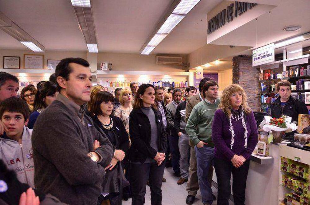 Farmacia Mutual de Luz y Fuerza, 20 a�os al servicio de la comunidad
