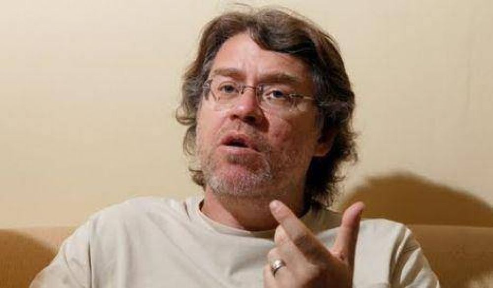 Forster "entusiasmado" con una candidatura