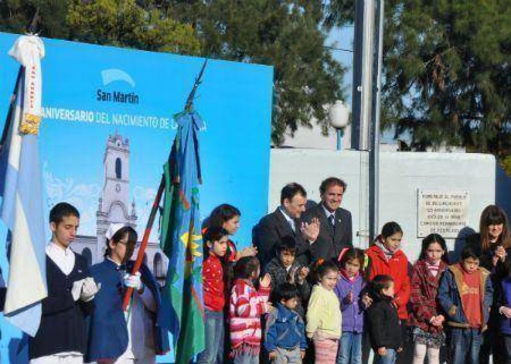 Miles de vecinos celebraron el 25 de Mayo en San Mart�n