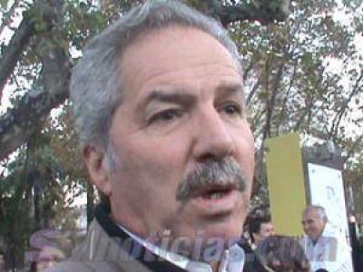Sol� recorri� San Miguel y se defini� como candidato del massismo