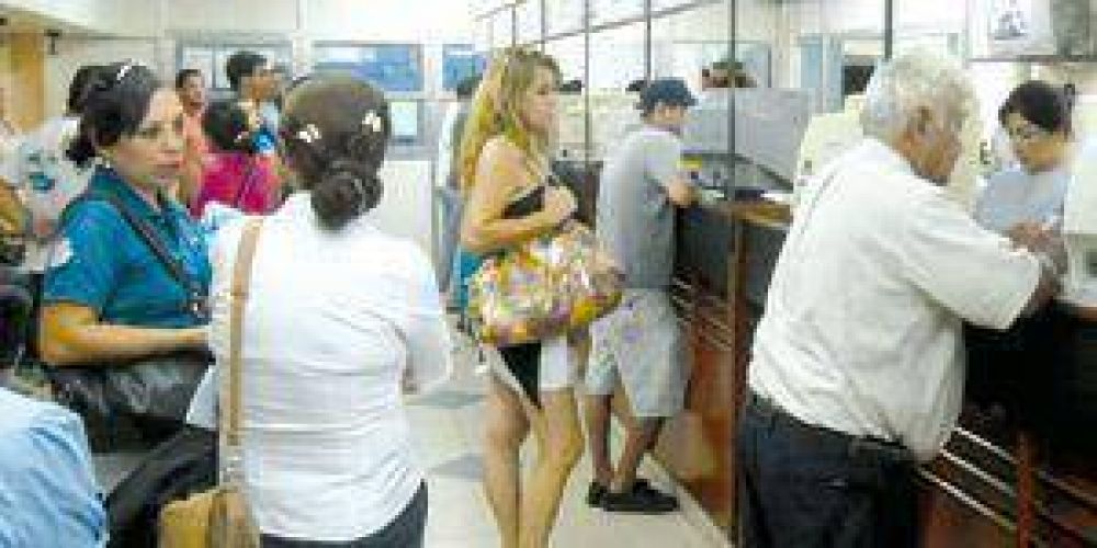 Uno de cada tres formose�os trabaja en el Estado