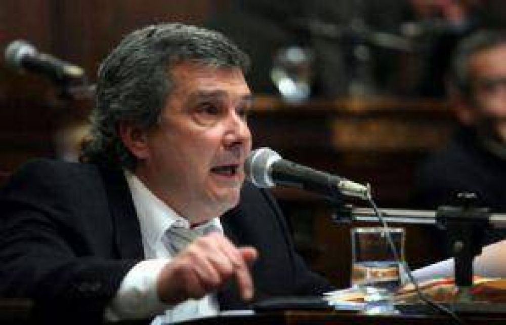 Vila-Manzano apura el cumplimiento de un pol�mico contrato