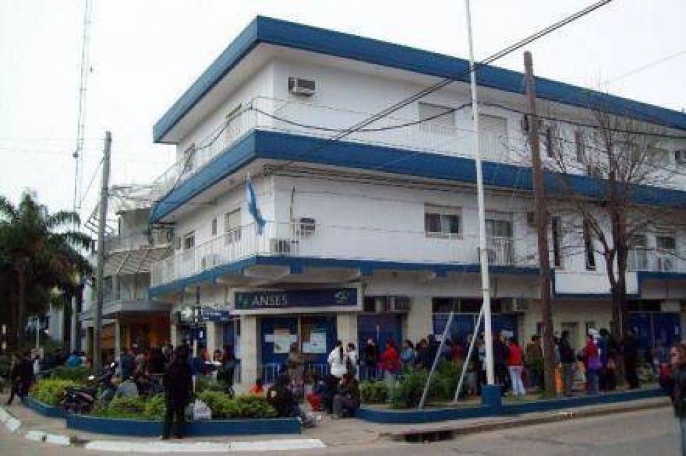 AUH: Se redujo la cantidad de beneficiarios de 80.000 a 64.907 