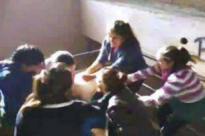 Alumna fue objeto de burlas y de golpes por ser "buena estudiante"