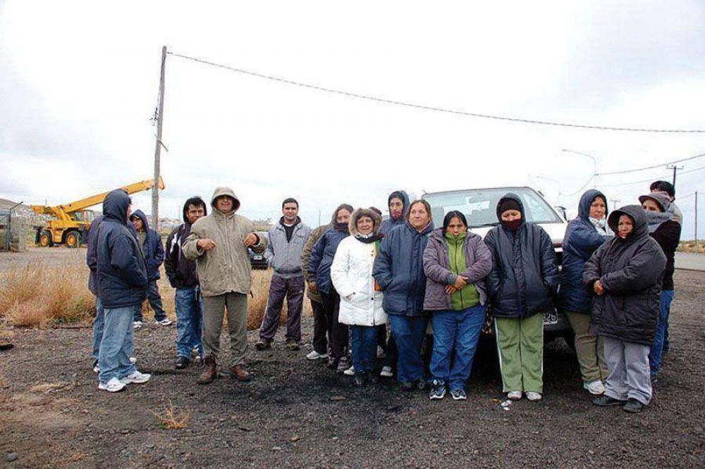 Ex Conarpesa amenazan con cortar el acceso al puerto