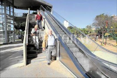 La escalera mec�nica se rompi� por cuarta vez