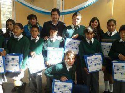 Empadronaron para la Asignaci�n Universal y entregaron netbooks