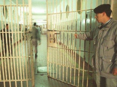 Denuncian casos de vej�menes en la c�rcel de Villa Las Rosas