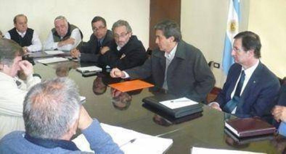 Ministerio de Infraestructura evalu� acciones y proyectos