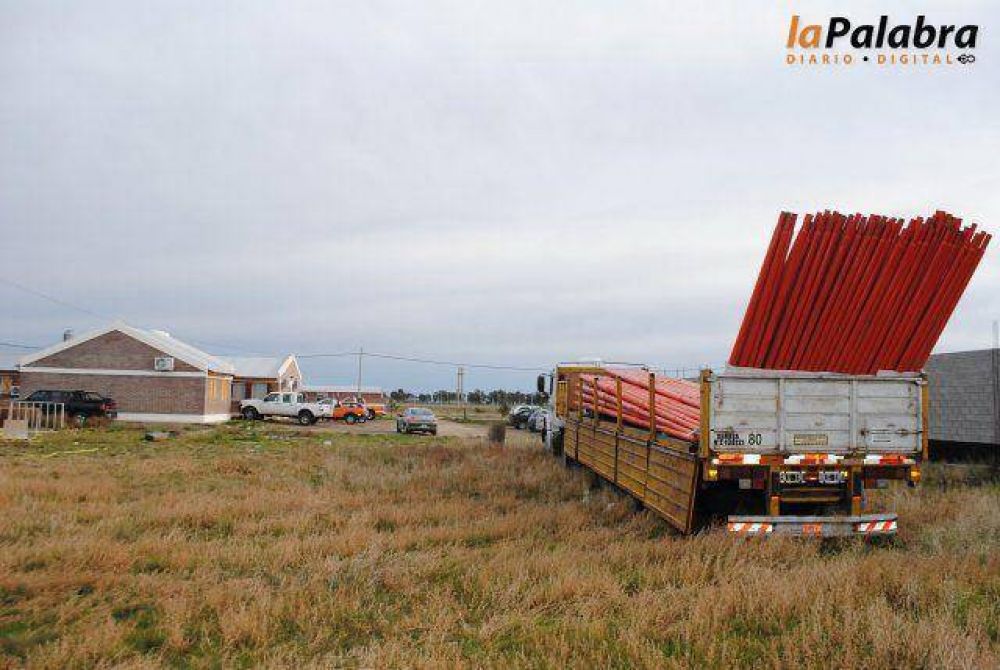 Comienza la colocaci�n de luminarias en el Parque Industrial