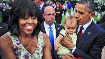 Gracias a la econom�a, Obama logra neutralizar los esc�ndalos