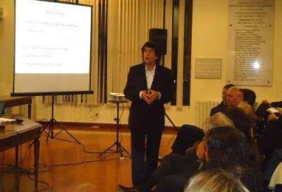 Melconian brind� una charla en Tigre