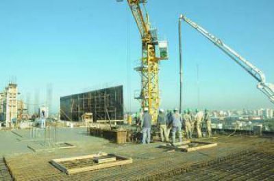 Se construye el octavo nivel del hospital municipal