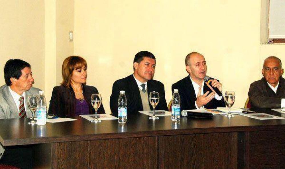 La provincia y Unicef presentaron avances del programa �La Rioja Info�