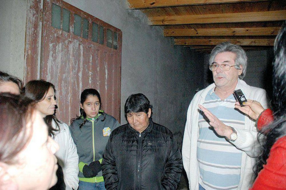 Vecinos del sector Niaco reclaman agua mineral a la Cooperativa