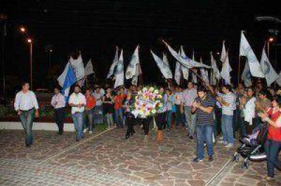 J�venes de AFUS homenajearon a N�stor Kirchner a 10 a�os de la Reparaci�n Hist�rica