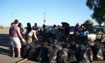 Un grupo de j�venes "antipl�stico" se moviliza por una Mendoza sustentable y limpia las calles