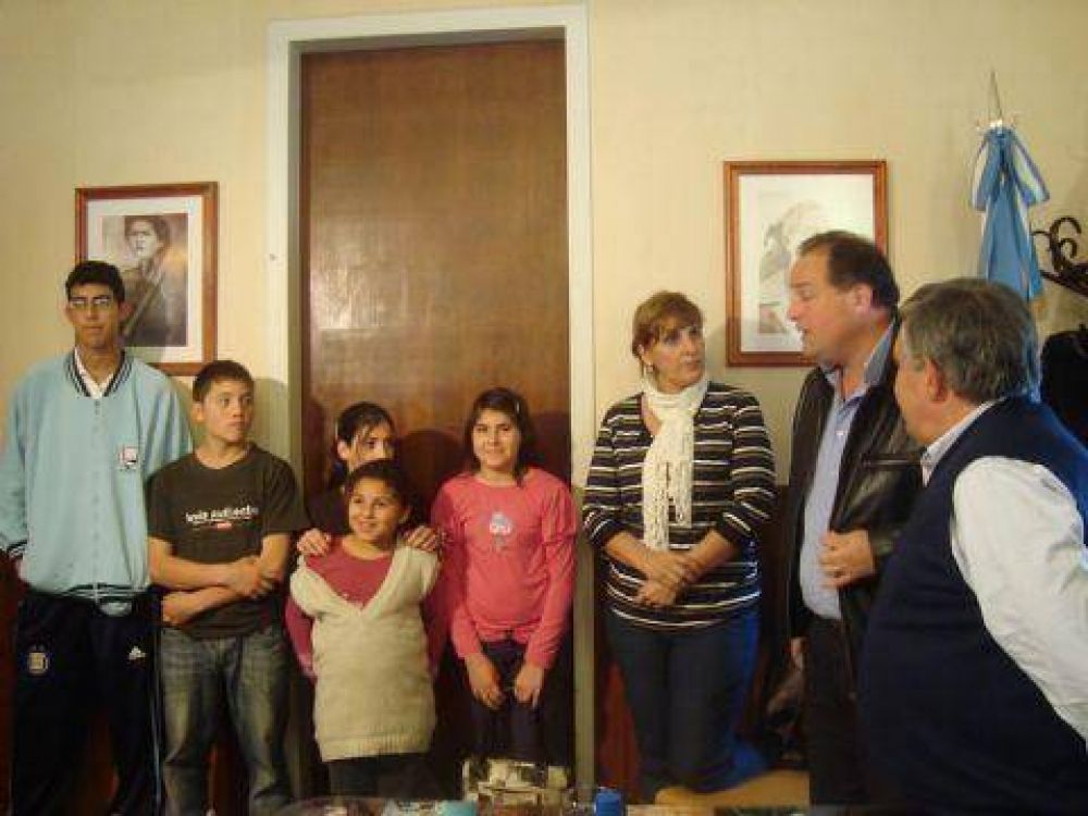 El senador Sorchilli entreg� subsidio para el Hogar del Ni�o