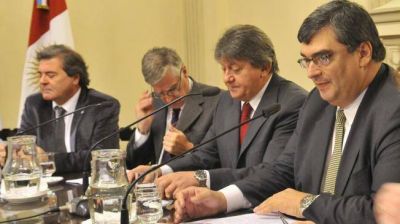 Debaten decreto de protecci�n a medios