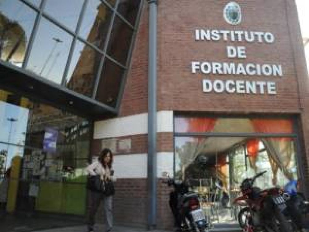 Vecinos de La Toma piden un centro de formaci�n docente