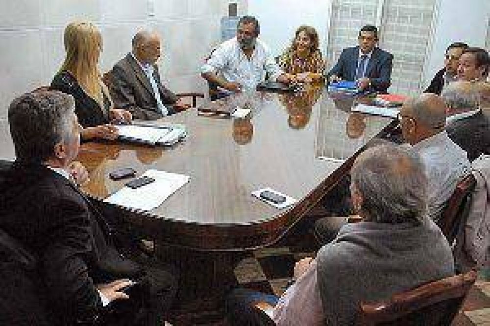Nuevo ente biprovincial reemplazar�a al Comit� de Cuenca y Defensor�a en controles ambientales