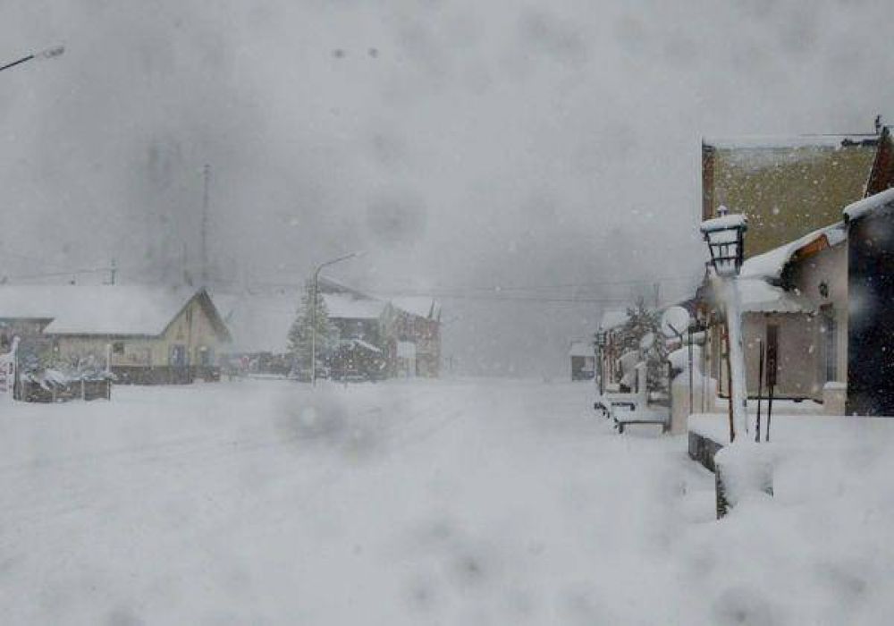 Caviahue, vac�a y expectante por lo que depare el volc�n Copahue 
