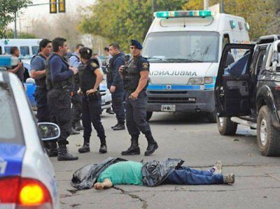 Dos muertos y dos heridos en brutal atentado mafioso a balazos contra una 4x4