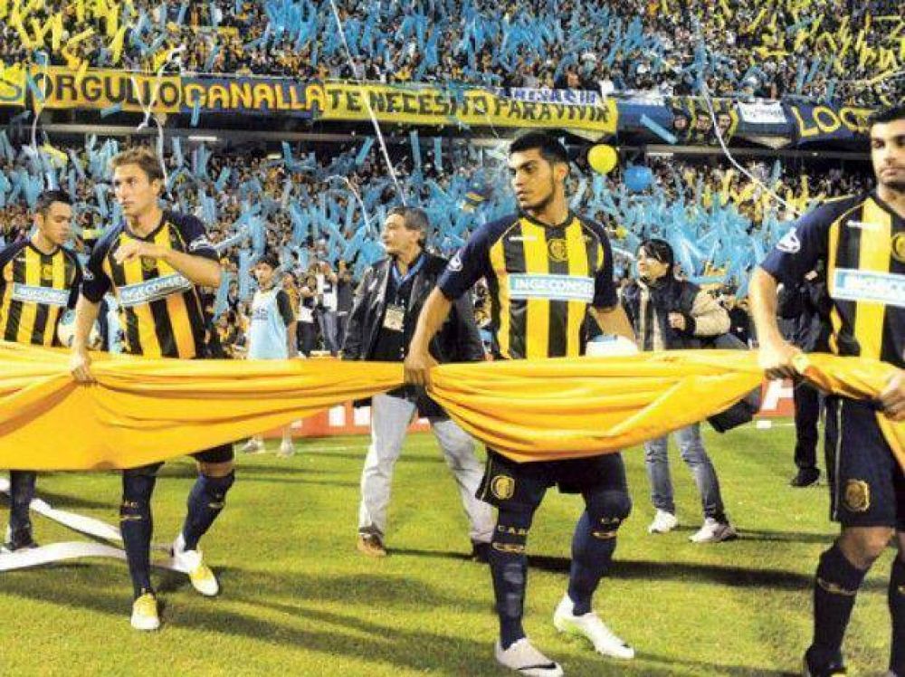El pueblo canalla celebr� el regreso a primera divisi�n en el Gigante y llev� su alegr�a al Monumento