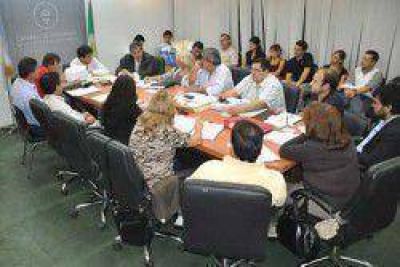 Proponen dar cobertura social y contratos por un a�o a los residentes m�dicos