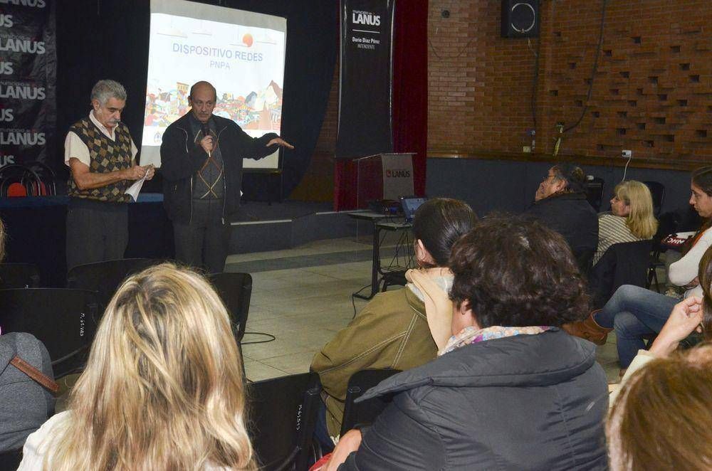 LAN�S - CAPACITACI�N CONTRA EL ALCOHOLISMO PARA EQUIPOS DE M�DICOS COMUNITARIOS