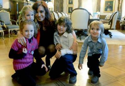 Cristina recibi� a Agust�n, el chico que no pudo verla en Plaza de Mayo