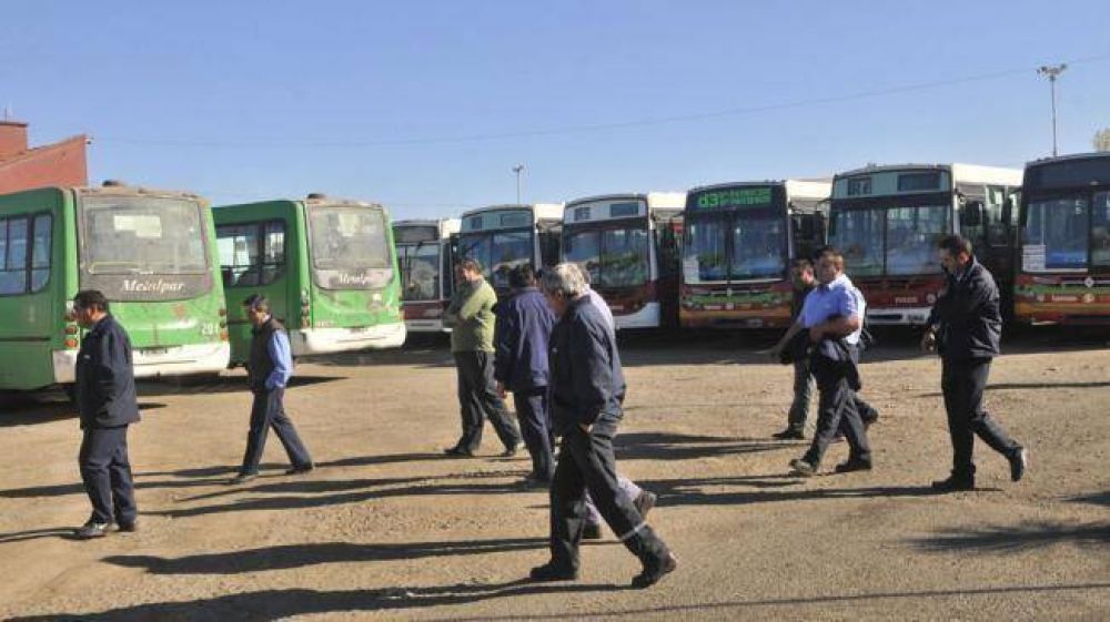 Sin visos de un acuerdo, UTA mantiene asambleas