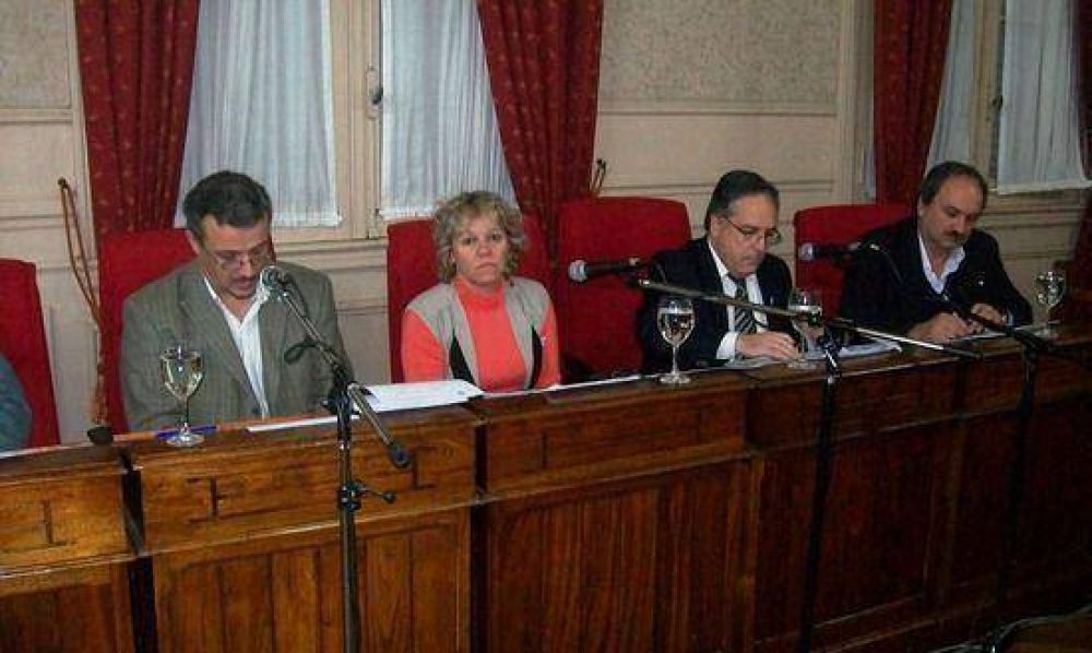 Bloque FPV:  �El agua corriente es un servicio esencial y debe manejarse con seriedad�